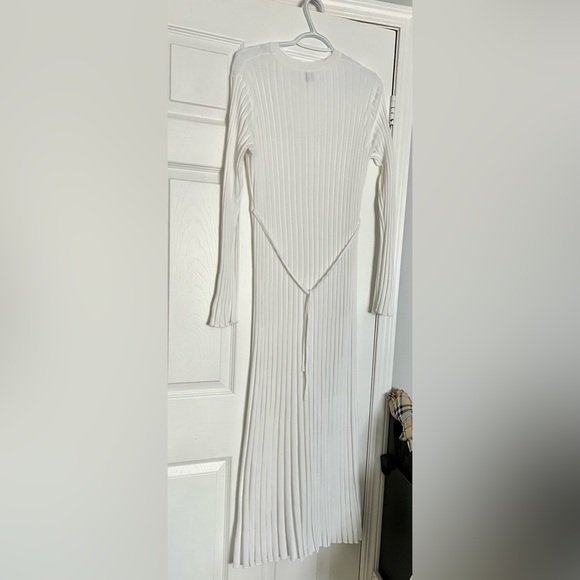 DISSH ADA DRESS SIZE M in WHITE - Picture 16 of 16